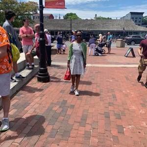 Meet your Posher, Dahlia